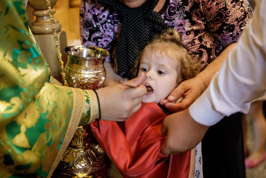 Copii la impartasanie_foto Oana Nechifor 5